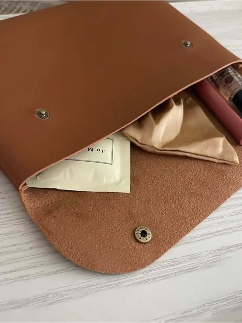 Sleek Convertible Wristlet Clutch in green